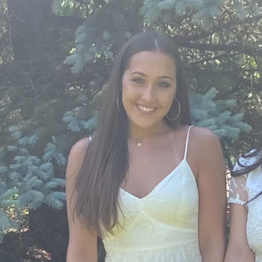 Meet your Posher, Hallie
